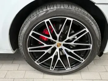 2022 Porsche Macan с пробегом 20 824 км