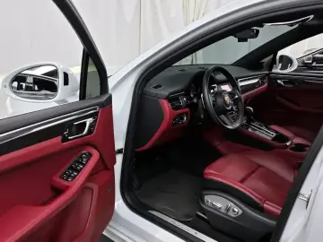2022 Porsche Macan с пробегом 20 824 км