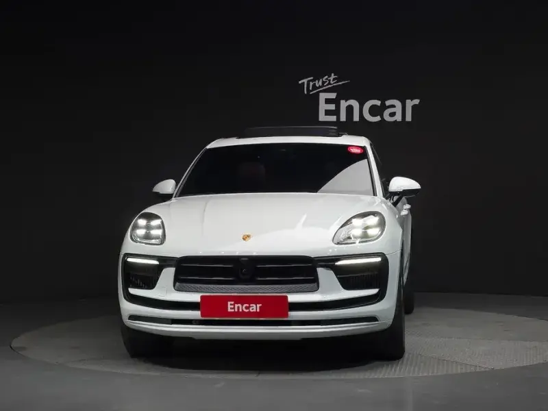 2023 Porsche Macan с пробегом 46 515 км