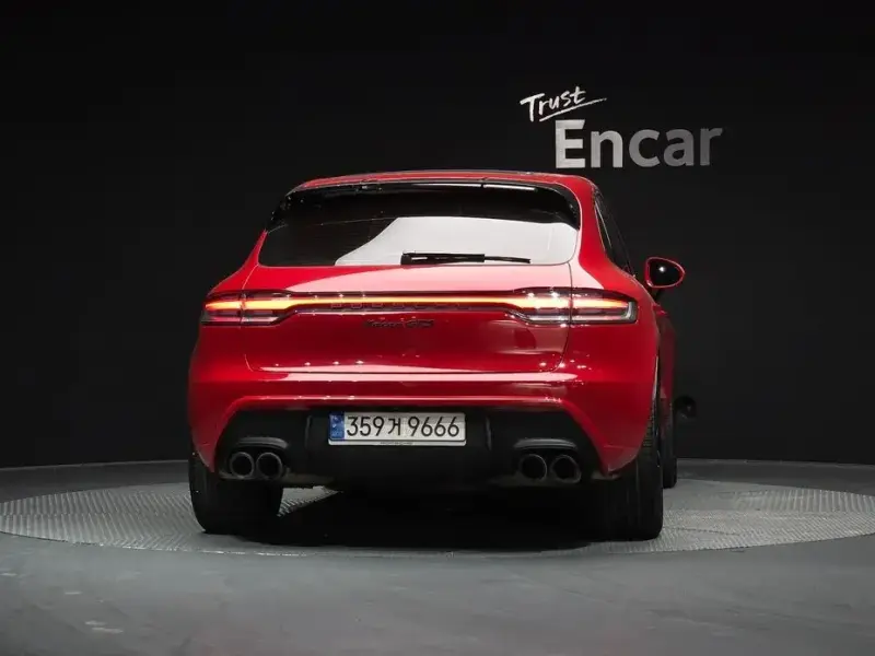 2022 Porsche Macan с пробегом 27 256 км