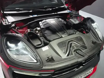 2022 Porsche Macan с пробегом 27 256 км