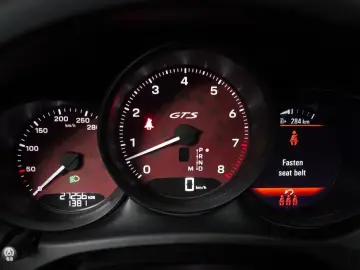 2022 Porsche Macan с пробегом 27 256 км