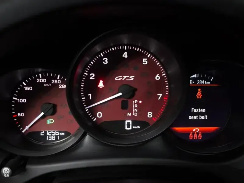 2022 Porsche Macan с пробегом 27 256 км