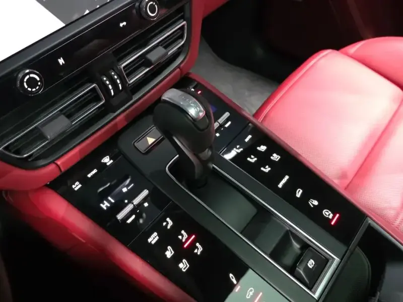 2022 Porsche Macan с пробегом 27 256 км