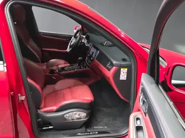 2022 Porsche Macan с пробегом 27 256 км