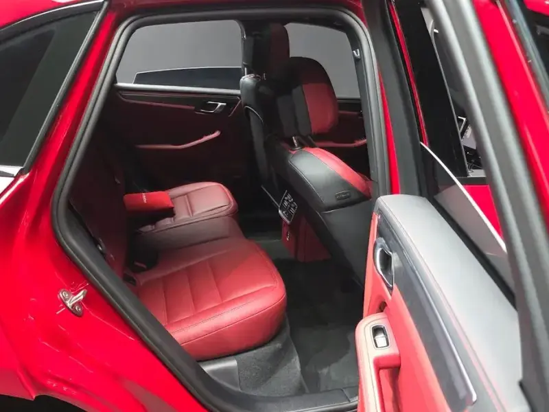 2022 Porsche Macan с пробегом 27 256 км