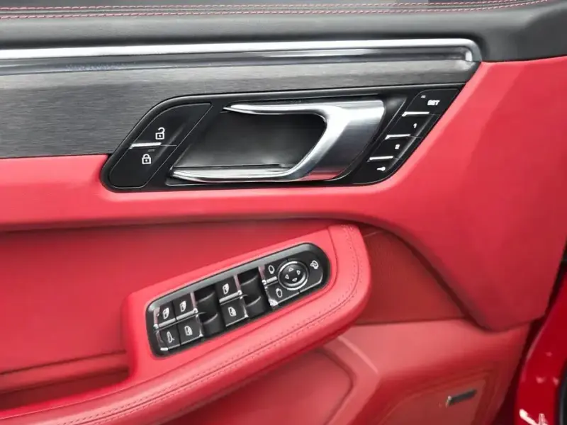 2022 Porsche Macan с пробегом 27 256 км