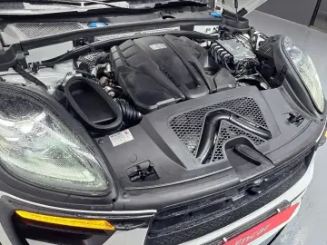 2022 Porsche Macan с пробегом 45 799 км