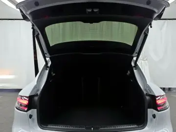2022 Porsche Macan с пробегом 33 265 км
