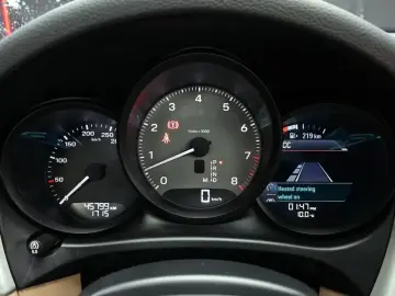 2022 Porsche Macan с пробегом 45 799 км