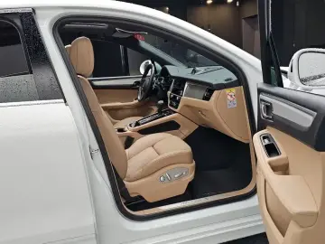 2022 Porsche Macan с пробегом 45 799 км