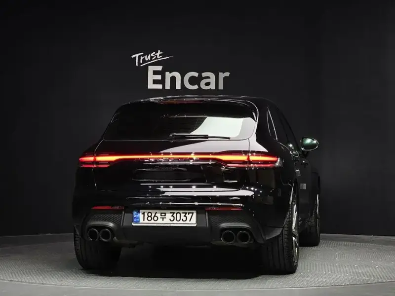 2022 Porsche Macan с пробегом 27 018 км