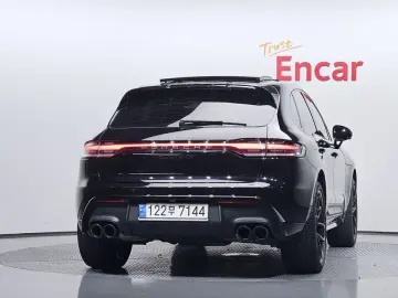 2022 Porsche Macan с пробегом 19 901 км