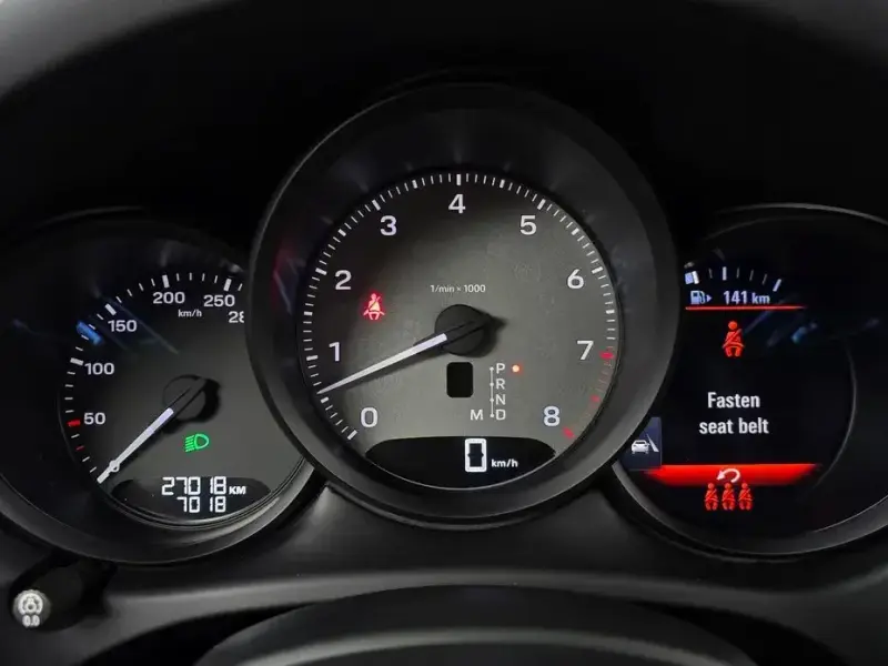 2022 Porsche Macan с пробегом 27 018 км