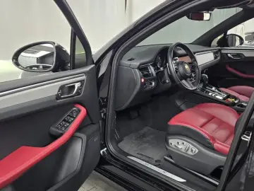 2022 Porsche Macan с пробегом 27 018 км