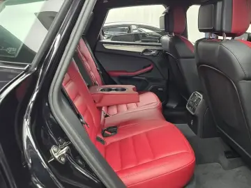 2022 Porsche Macan с пробегом 27 018 км