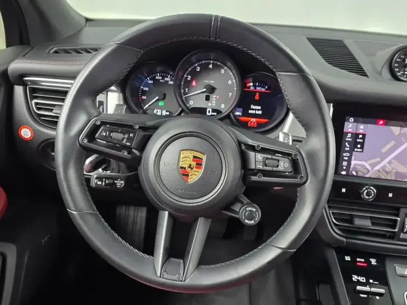2022 Porsche Macan с пробегом 27 018 км