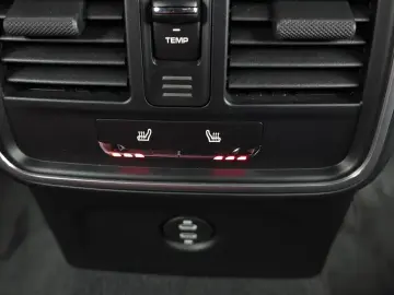 2022 Porsche Macan с пробегом 27 018 км