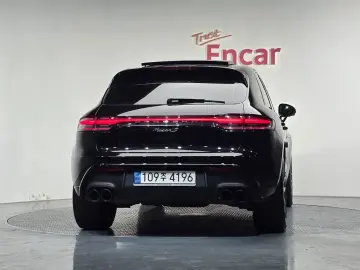 2022 Porsche Macan с пробегом 39 947 км