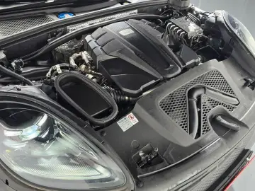 2022 Porsche Macan с пробегом 39 947 км