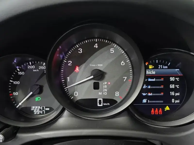 2022 Porsche Macan с пробегом 39 947 км