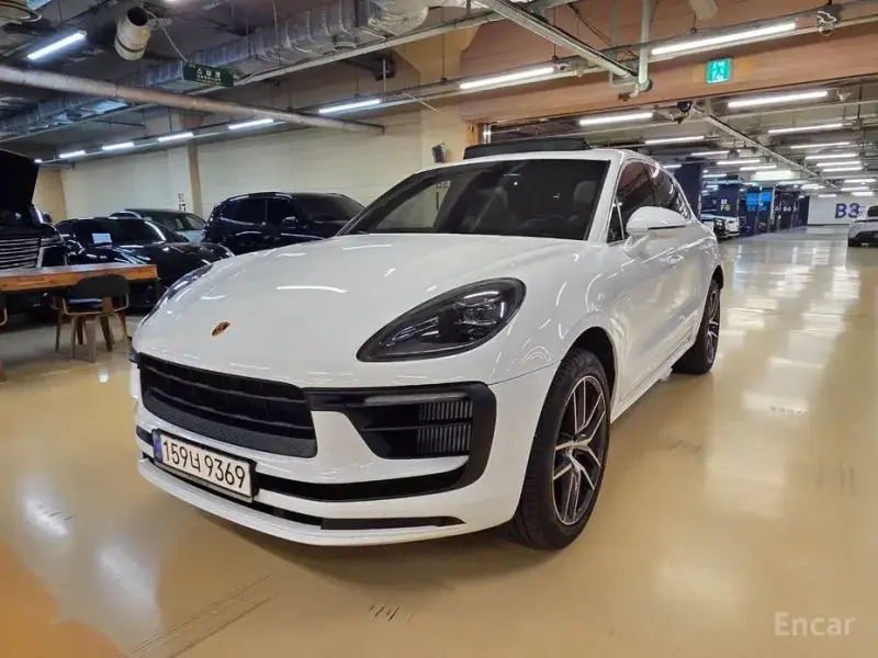 2022 Porsche Macan с пробегом 27 000 км
