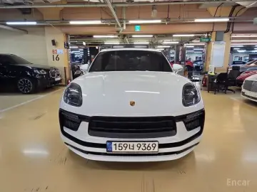 2022 Porsche Macan с пробегом 27 000 км