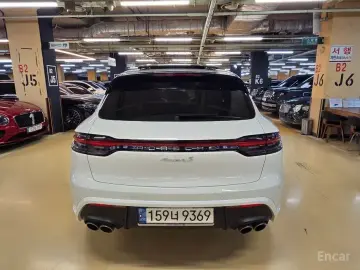 2022 Porsche Macan с пробегом 27 000 км