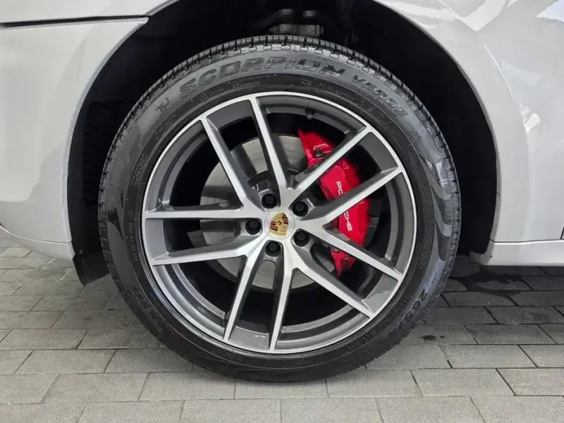 2023 Porsche Macan с пробегом 20 920 км