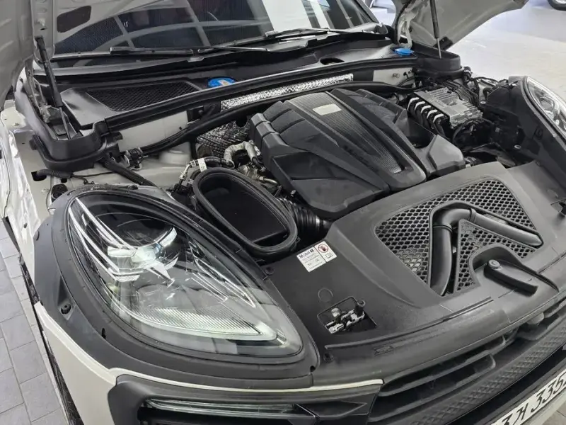 2023 Porsche Macan с пробегом 20 920 км