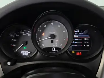 2023 Porsche Macan с пробегом 20 920 км