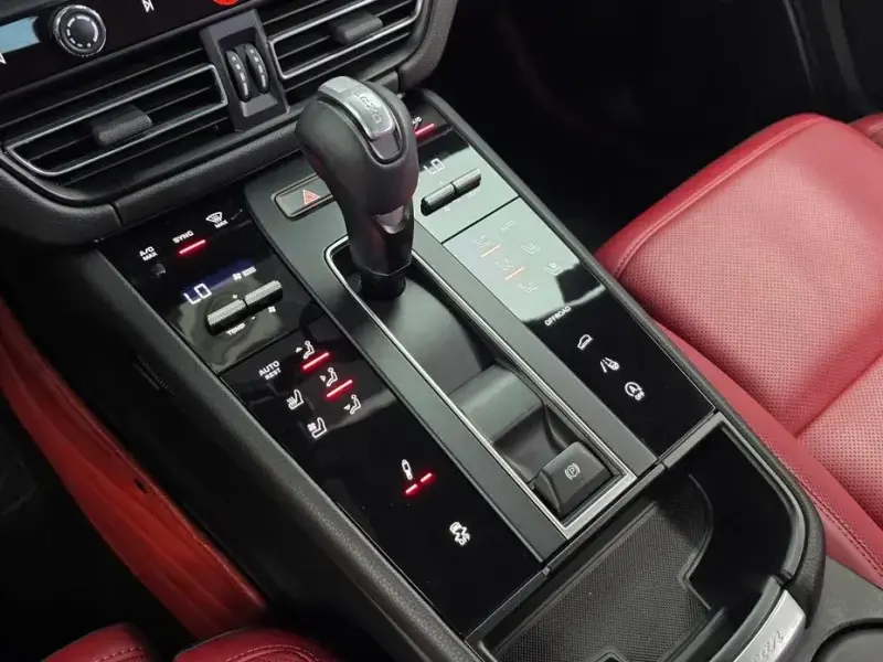 2023 Porsche Macan с пробегом 20 920 км