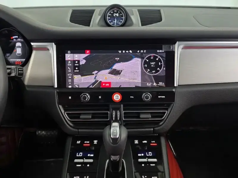 2023 Porsche Macan с пробегом 20 920 км
