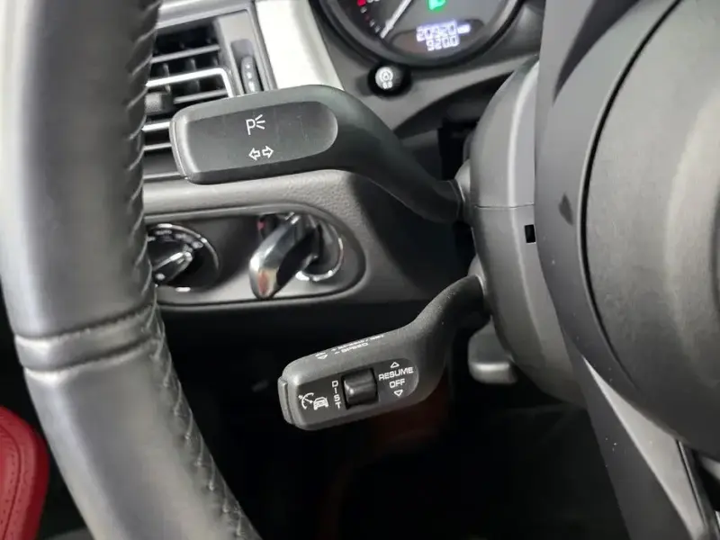 2023 Porsche Macan с пробегом 20 920 км