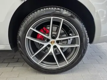 2023 Porsche Macan с пробегом 20 920 км