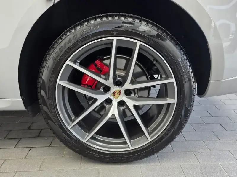 2023 Porsche Macan с пробегом 20 920 км