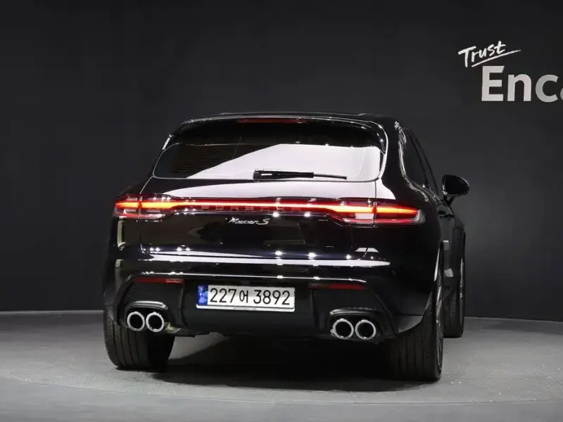 2023 Porsche Macan с пробегом 11 599 км