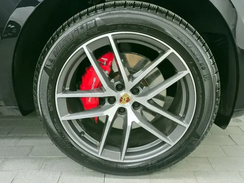 2023 Porsche Macan с пробегом 11 599 км