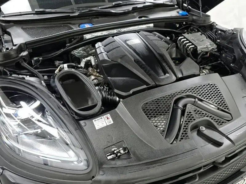 2023 Porsche Macan с пробегом 11 599 км