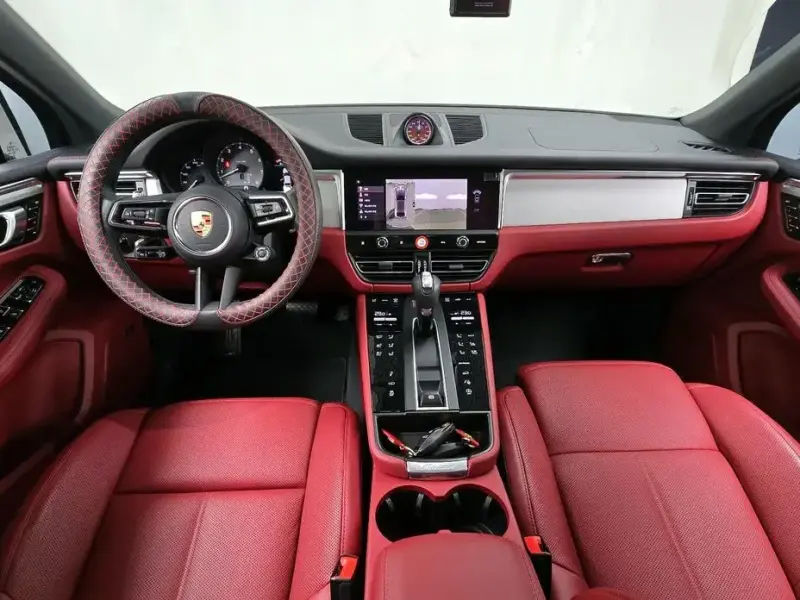 2023 Porsche Macan с пробегом 11 599 км