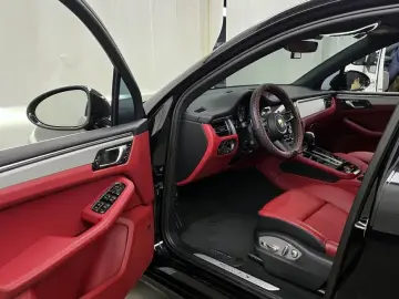 2023 Porsche Macan с пробегом 11 599 км