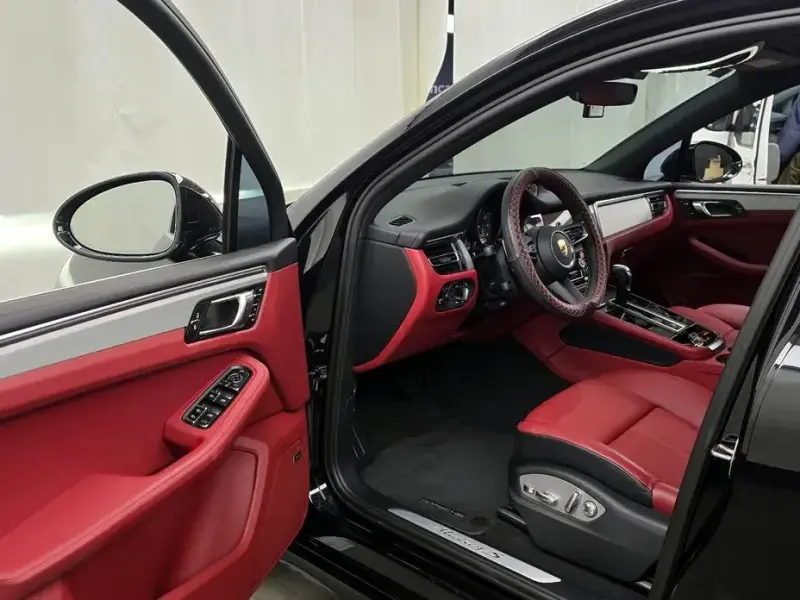 2023 Porsche Macan с пробегом 11 599 км