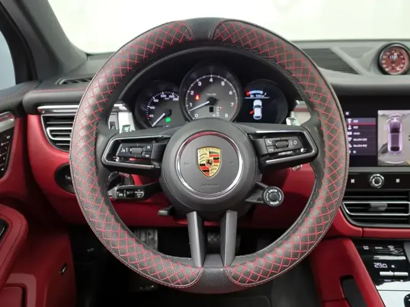 2023 Porsche Macan с пробегом 11 599 км