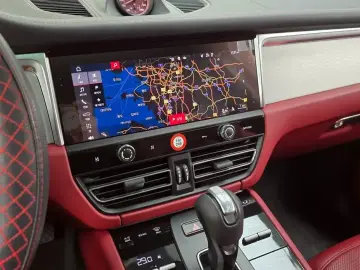 2023 Porsche Macan с пробегом 11 599 км