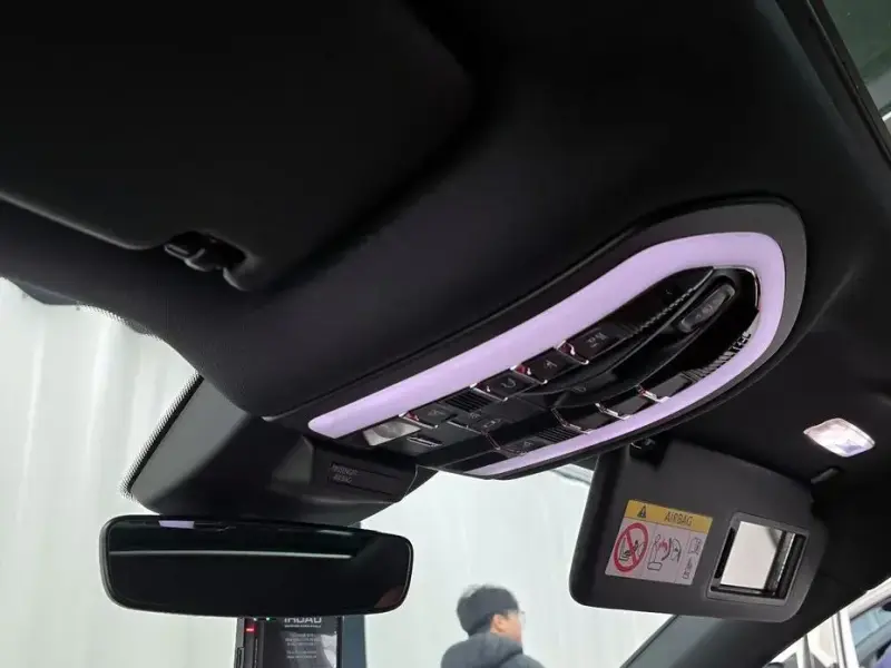 2023 Porsche Macan с пробегом 11 599 км