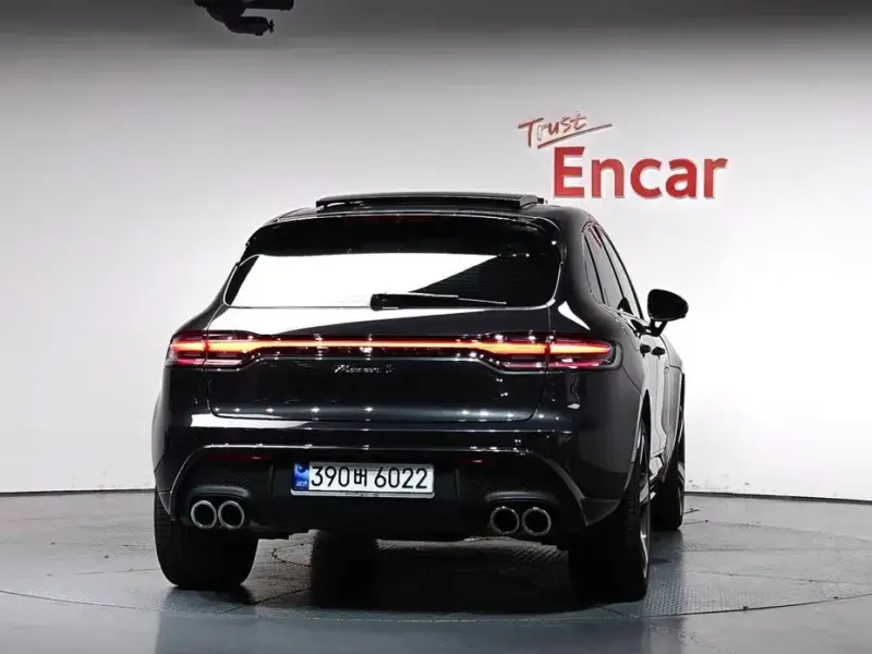 2023 Porsche Macan с пробегом 34 413 км