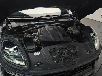 2023 Porsche Macan с пробегом 34 413 км