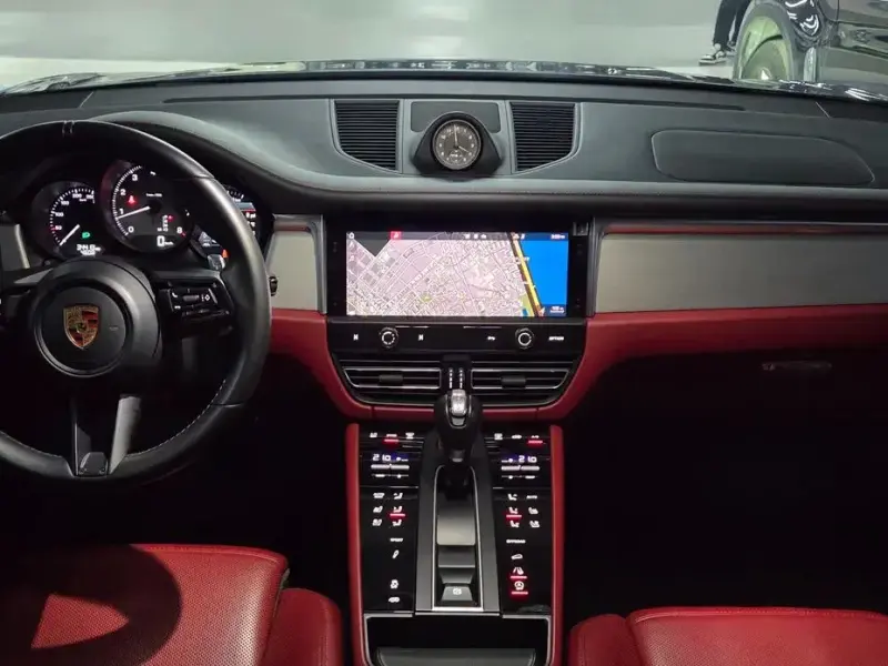 2023 Porsche Macan с пробегом 34 413 км