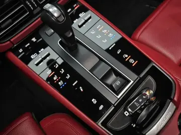 2023 Porsche Macan с пробегом 34 413 км