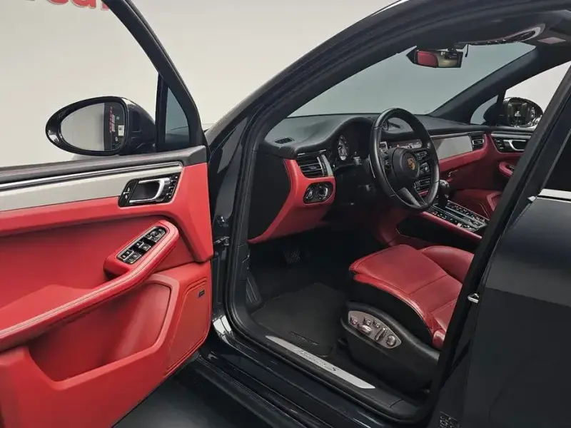 2023 Porsche Macan с пробегом 34 413 км
